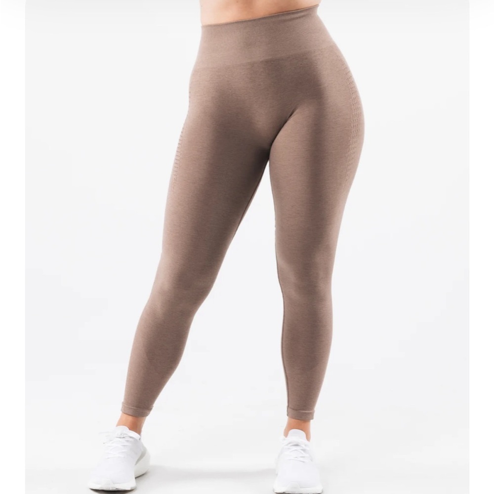AUTHENTIC Alphalete Amplify Contour Legging Sand Size Small